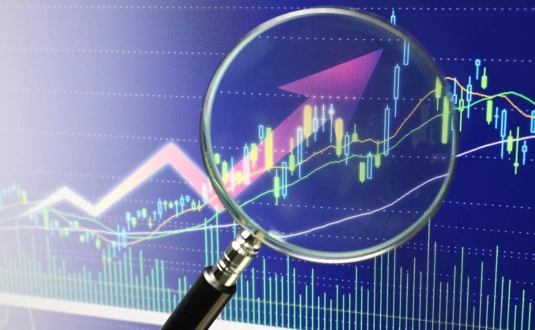 振华股份：在股票交易异常波动期间 三名董事合计减持64万股公司股份